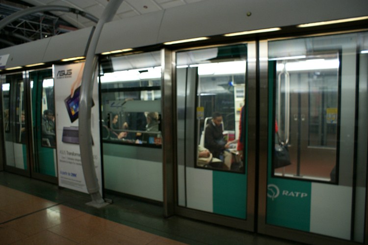 MP 05 railcar #585 in the newer STIF livery. The regional transportation authority of Paris purchased a batch of these railcars in preparation for a northern extension of the 14 Line. Photo Credit: Minato.